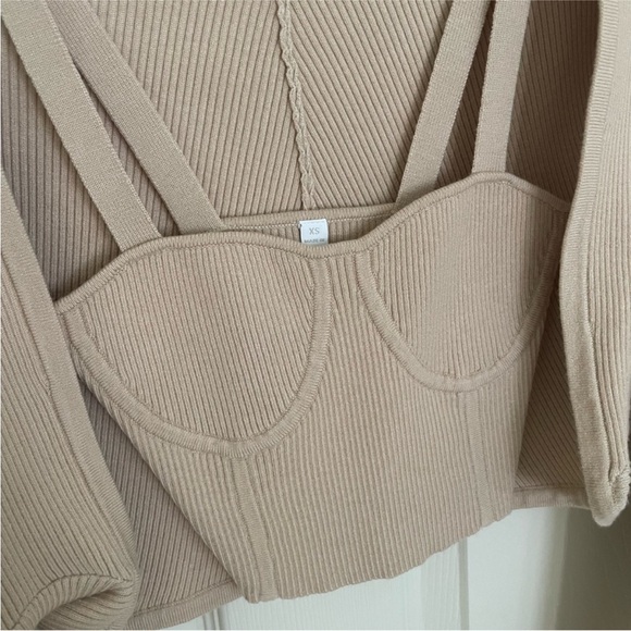 Elegant Cream Women's Crop Top - Picture 4 of 9